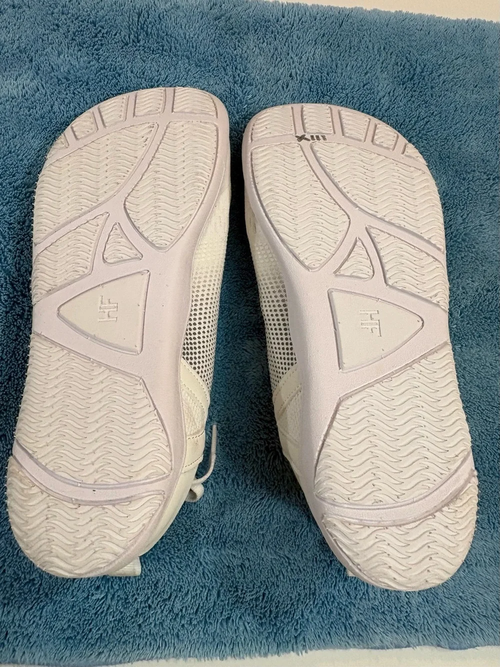 White HIKE Lightweight Knit Sneakers UNISEX Women’s size 8 / 8 1/2 Men 6 / 6 1/2